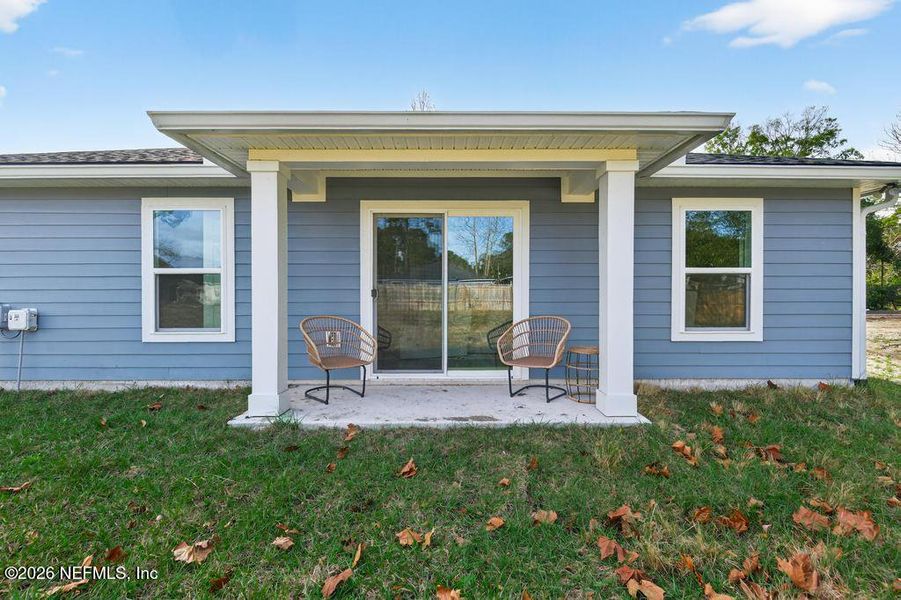 Exterior details and patio area of a home in , Jacksonville (Image 33).