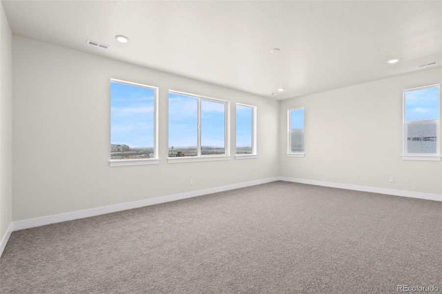Spacious, unfurnished interior of a new home in , Fort Collins (Image 12).
