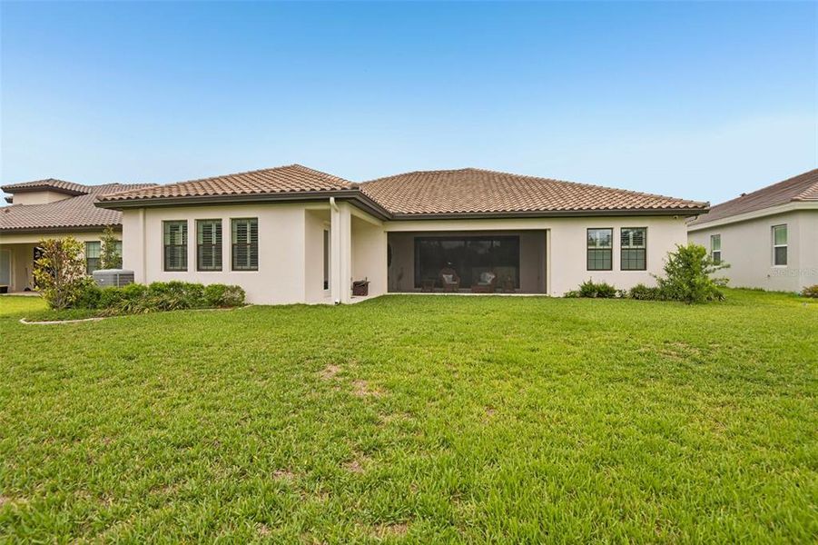 Exterior details and patio area of a home in Hawkstone, Lithia (Image 28).