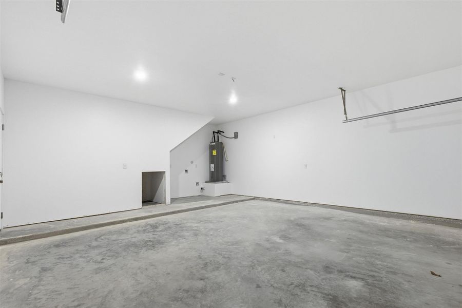 Spacious, unfurnished interior of a new home in , Cleveland (Image 23).