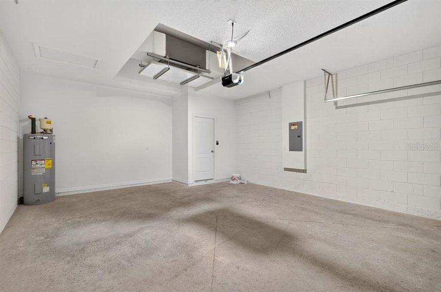 Spacious, unfurnished interior of a new home in , Deltona (Image 32).