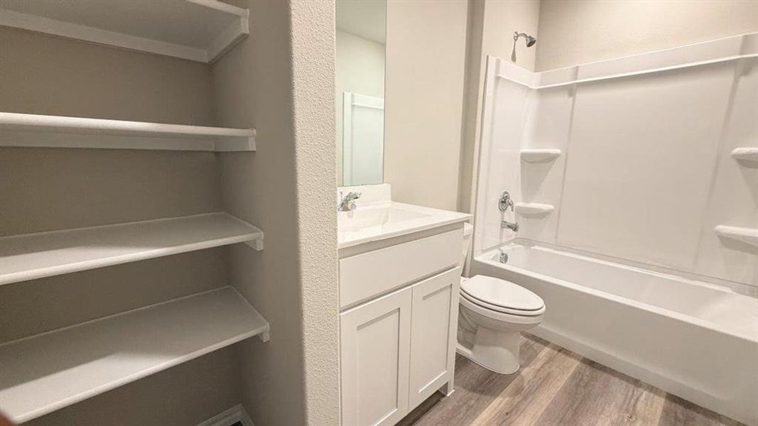 Furnished interior view inside a new home in Meadowbrook Estates, Cleburne (Image 7).