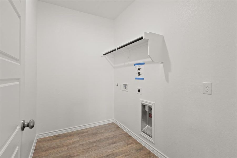 Spacious, unfurnished interior of a new home in Deer Creek, Crowley (Image 25).