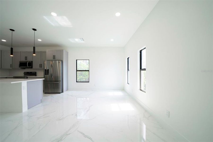 Spacious, unfurnished interior of a new home in , Punta Gorda (Image 33).