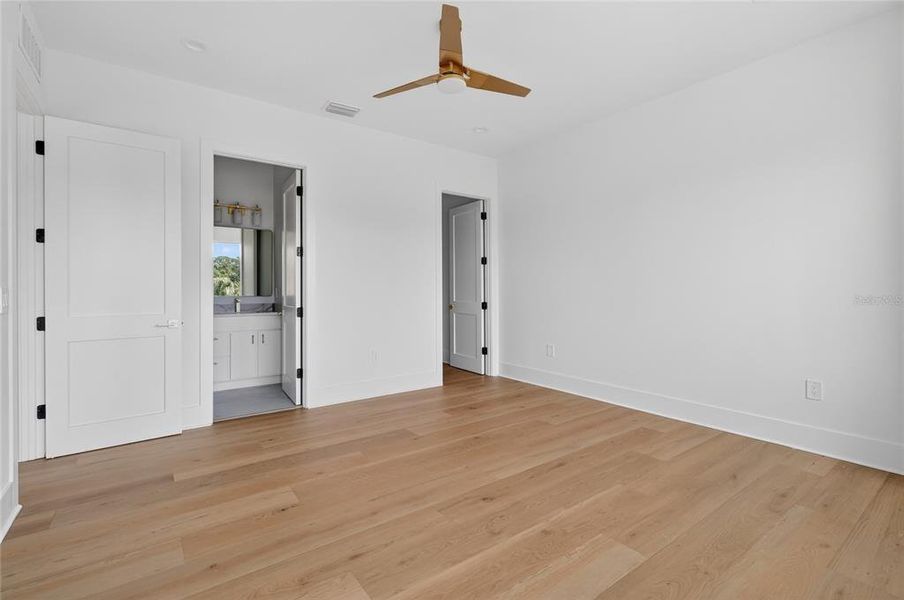 Spacious, unfurnished interior of a new home in , Tampa (Image 55). Spacious, unfurnished interior of a new home in , Tampa (Image 55).