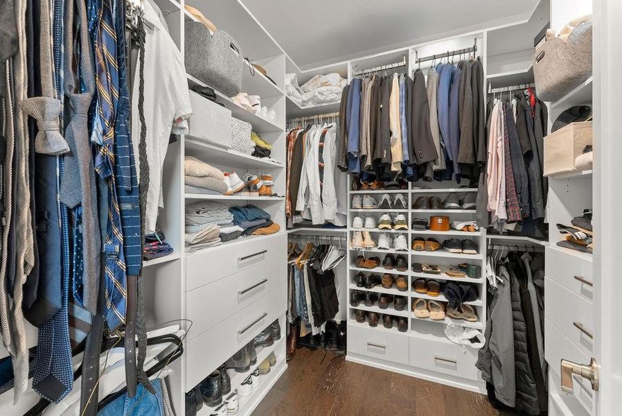 Furnished interior view inside a new home in , Atlanta (Image 15). Furnished interior view inside a new home in , Atlanta (Image 15).