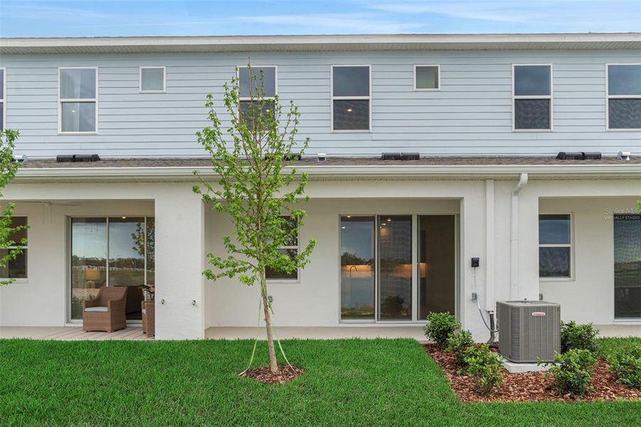 Exterior details and patio area of a home in Shores at Mirada, San Antonio (Image 3).