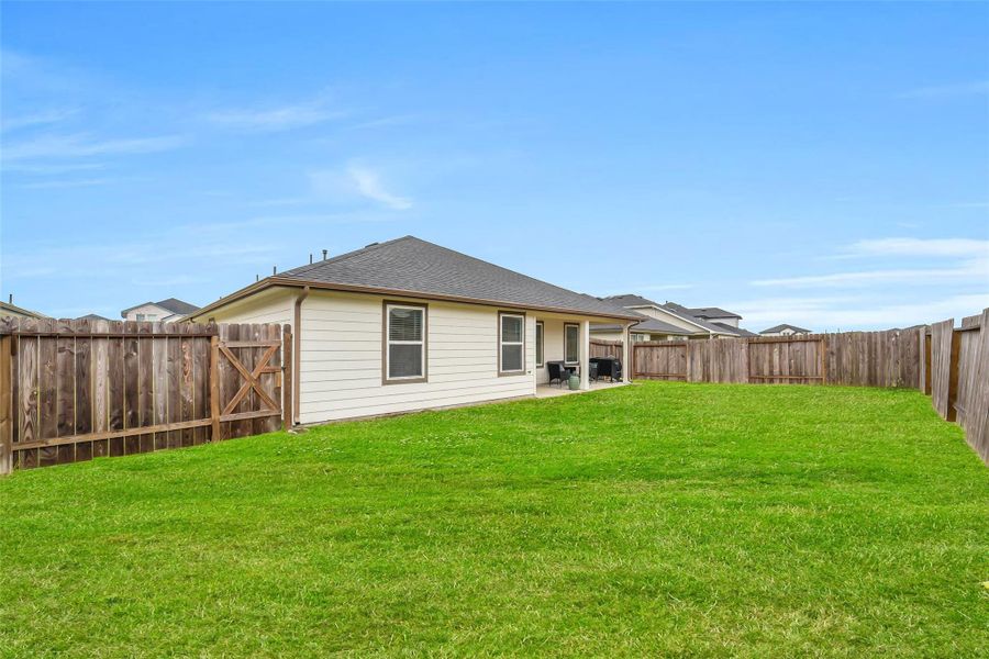 Exterior details and patio area of a home in , Richmond (Image 19).