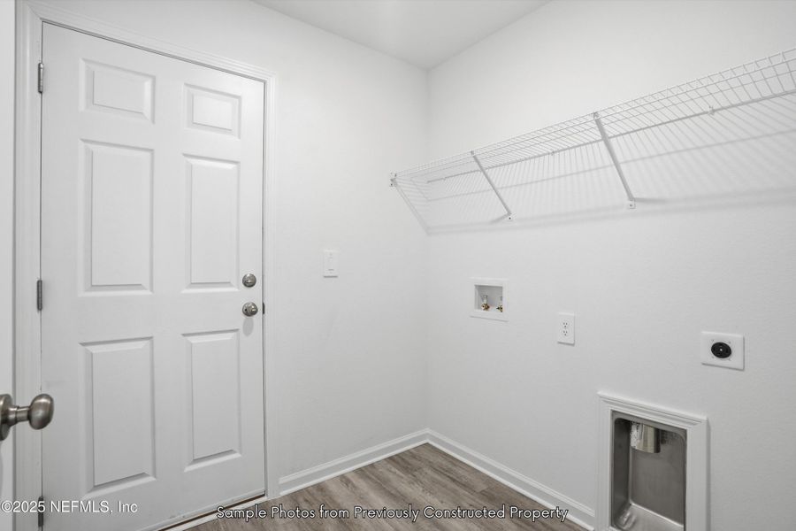 Spacious, unfurnished interior of a new home in , Green Cove Springs (Image 14).