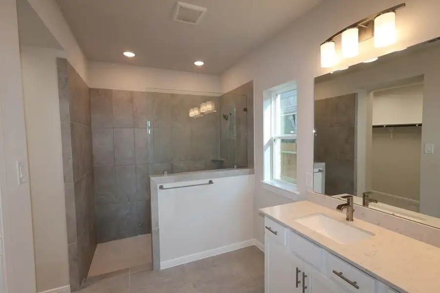 Furnished interior view inside a new home in The Grand Prairie 40’, Hockley (Image 7). Furnished interior view inside a new home in The Grand Prairie 40’, Hockley (Image 7).