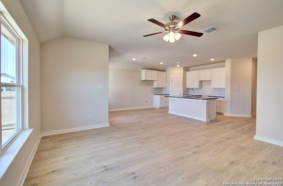 Spacious, unfurnished interior of a new home in Prairie Green, Converse (Image 14).