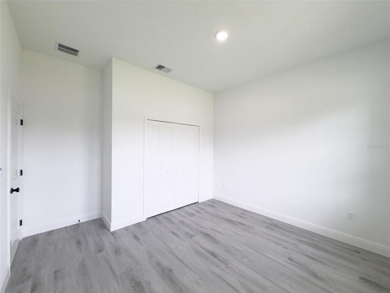 Spacious, unfurnished interior of a new home in , Ocala (Image 21).