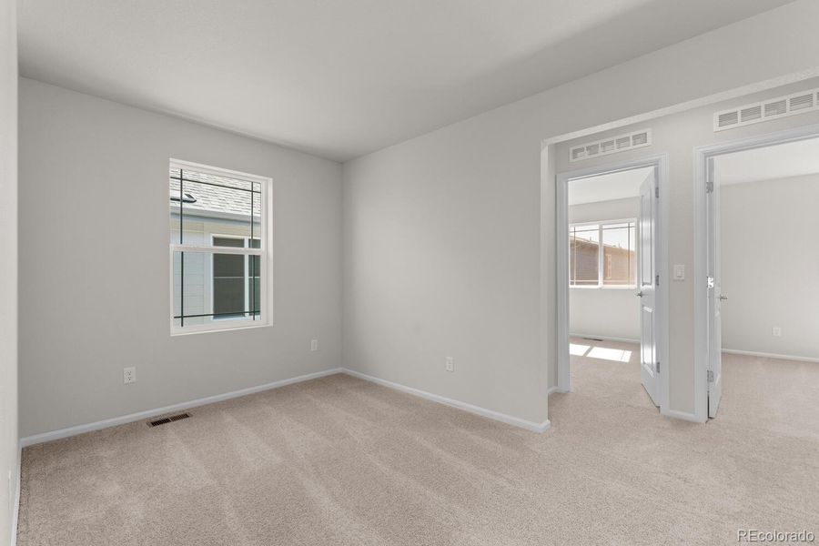 Spacious, unfurnished interior of a new home in The Villas Collection at Sterling Ranch, Littleton (Image 18).