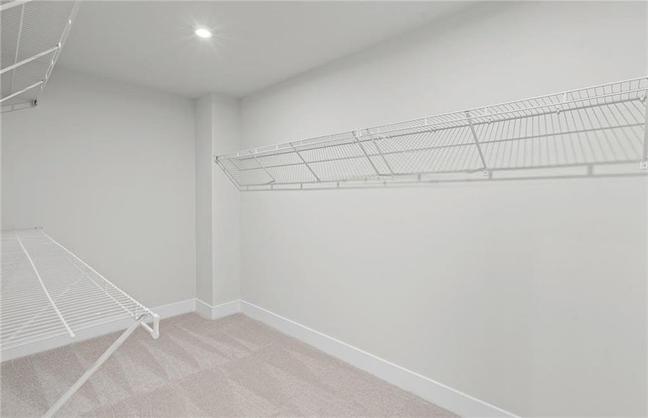 Spacious, unfurnished interior of a new home in Creekside at Skelton, Jefferson (Image 32).