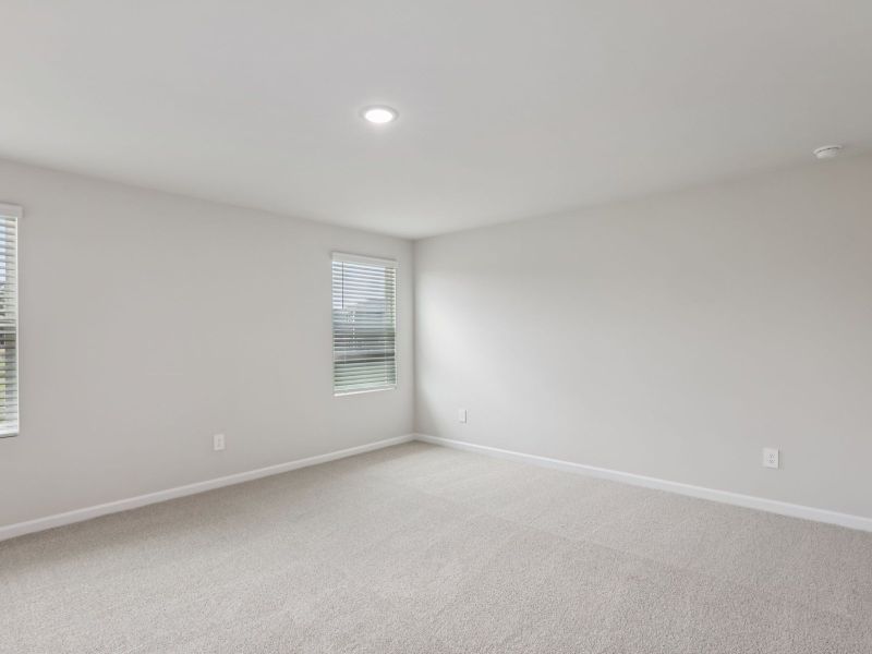 Spacious, unfurnished interior of a new home in River Glen, Angier (Image 17).