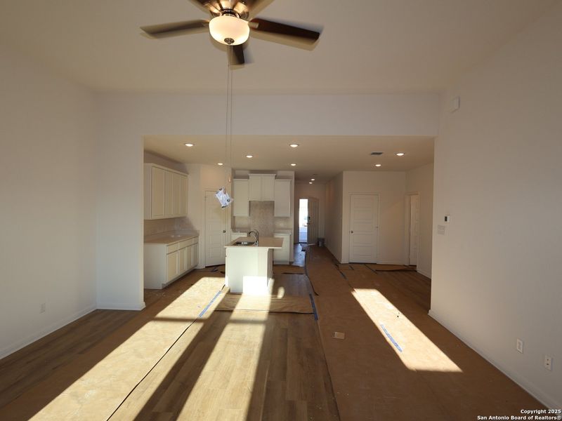 Spacious, unfurnished interior of a new home in Agave, San Antonio (Image 20). Spacious, unfurnished interior of a new home in Agave, San Antonio (Image 20).