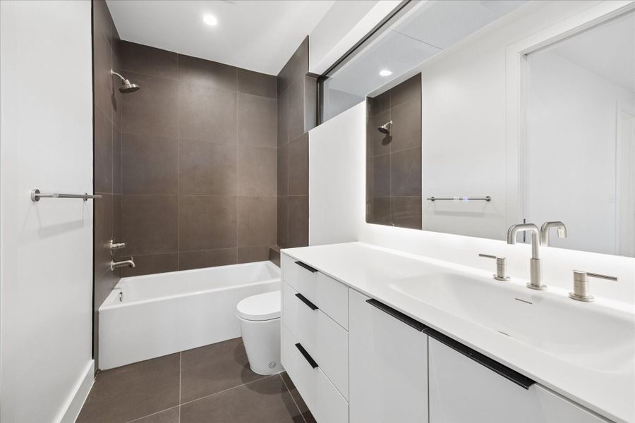 Furnished interior view inside a new home in , Bellaire (Image 36).