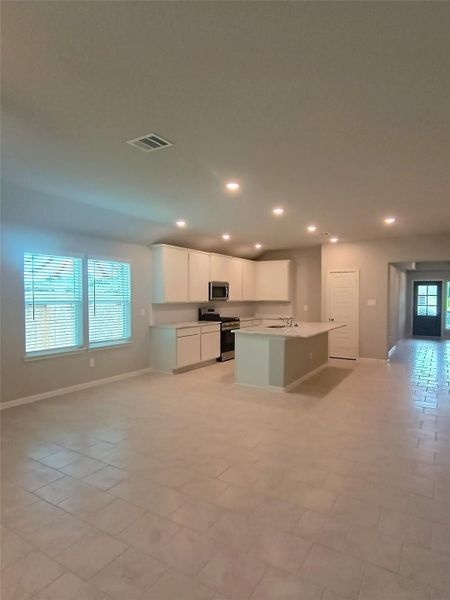Spacious, unfurnished interior of a new home in Splendora Fields, Patton Village (Image 19).
