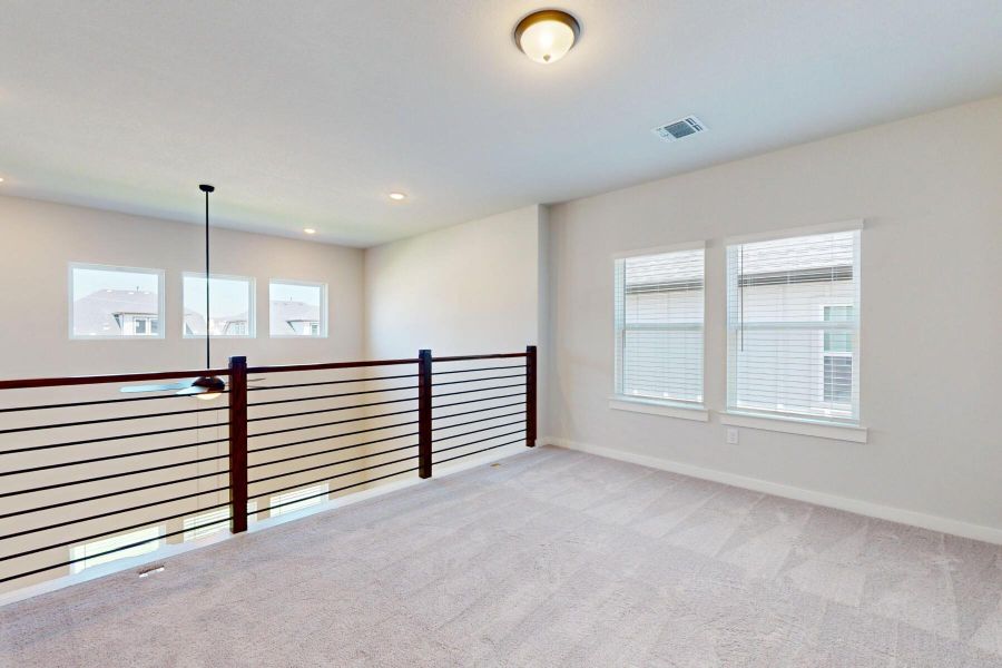 Spacious, unfurnished interior of a new home in Cascades at Onion Creek, Austin (Image 26).