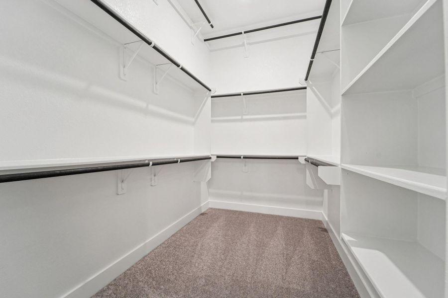 Spacious, unfurnished interior of a new home in Kresston, Montgomery (Image 40).