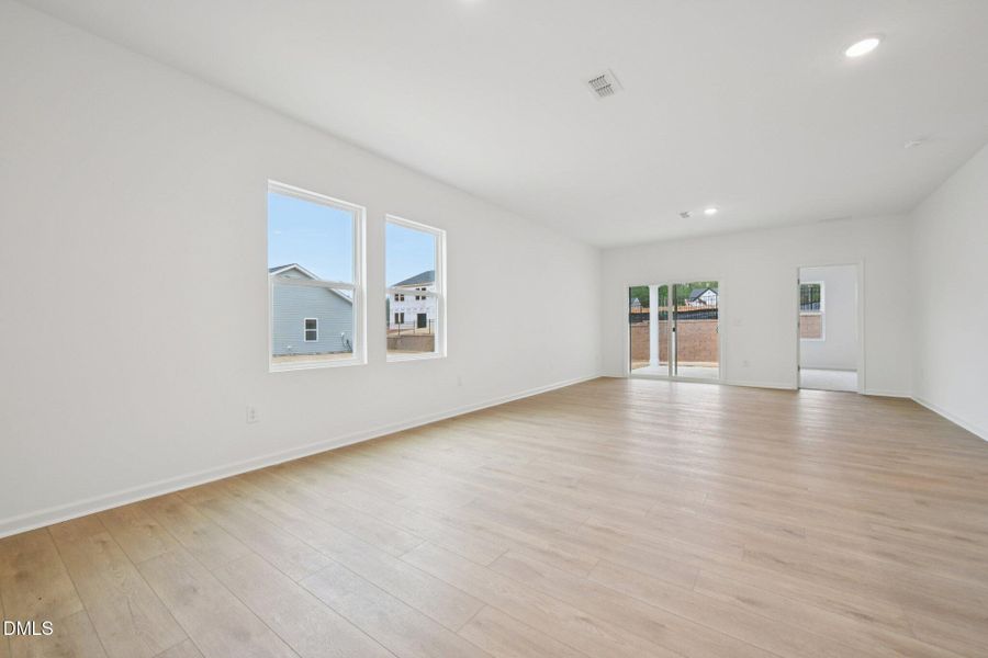 8-web-or-mls-Salers Loop-S0601-008