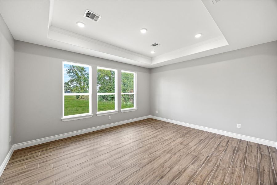 Spacious, unfurnished interior of a new home in , Prairie View (Image 20).