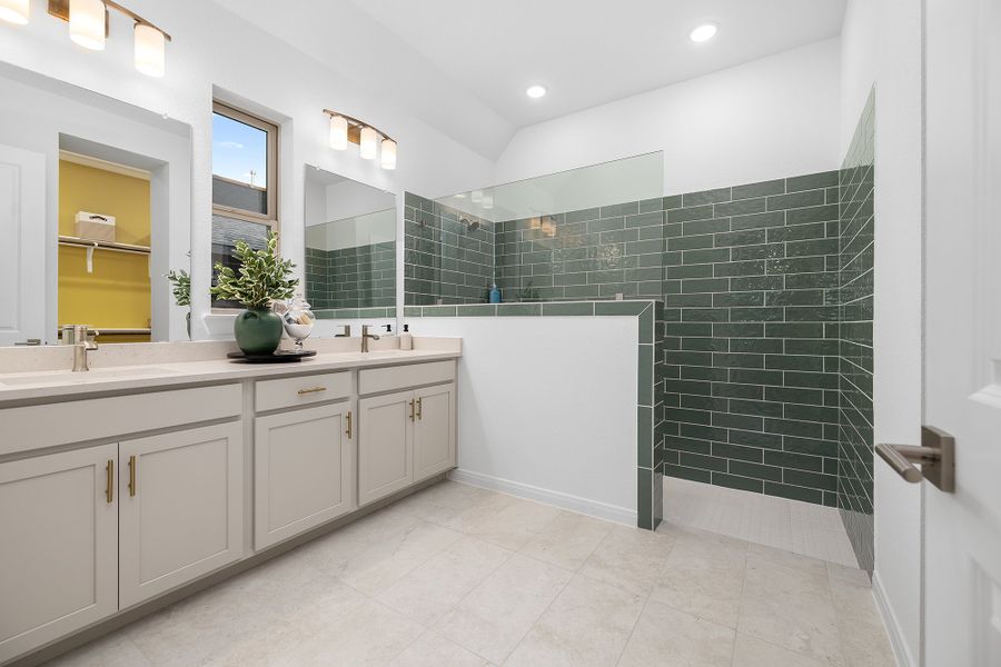 The Gardenia - Owner's Bath