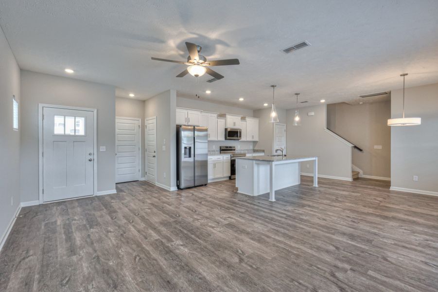 Spacious, unfurnished interior of a new home in Jackson Towne, Murfreesboro (Image 10).