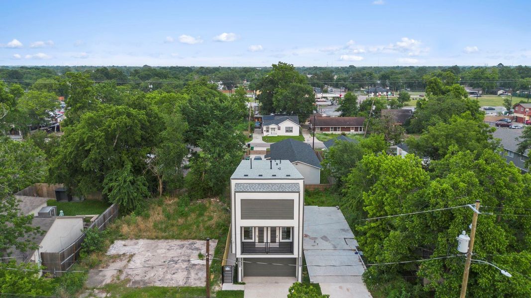 Aerial view showcasing lot and surroundings