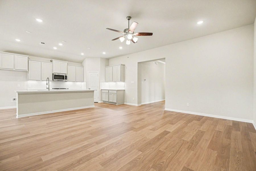 Spacious, unfurnished interior of a new home in , Bay City (Image 16). Spacious, unfurnished interior of a new home in , Bay City (Image 16).