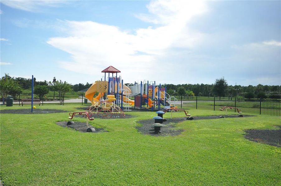 Community amenities in Providence, Davenport (Image 25).