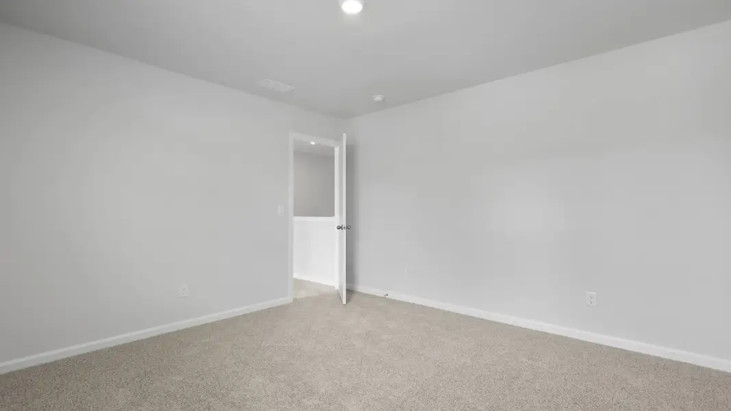 Spacious, unfurnished interior of a new home in Hillcrest, Ravenel (Image 18).