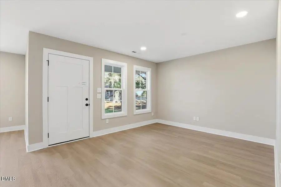 19-215 N Lumber St-19