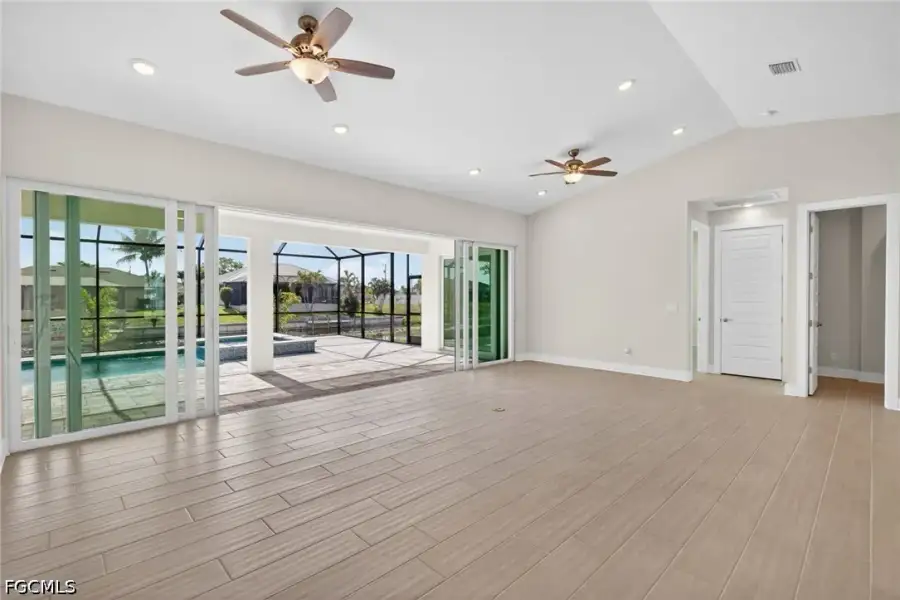 Spacious, unfurnished interior of a new home in Cape Coral, Cape Coral (Image 29).