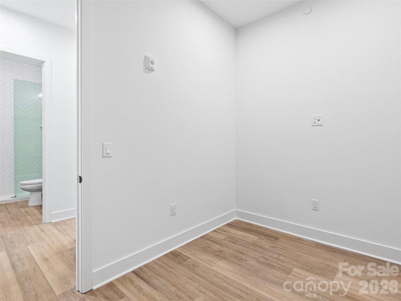 Spacious, unfurnished interior of a new home in , Asheville (Image 23).