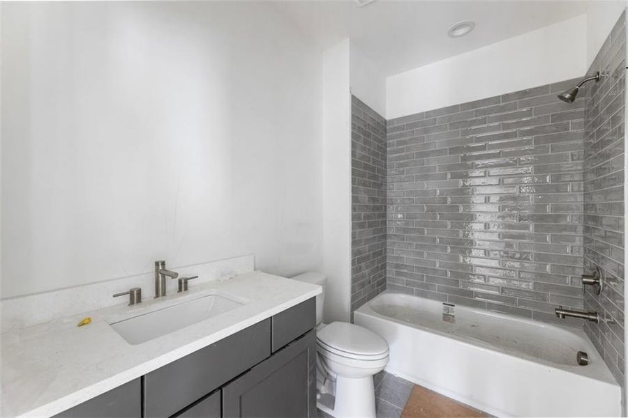 Furnished interior view inside a new home in , Alpharetta (Image 5).