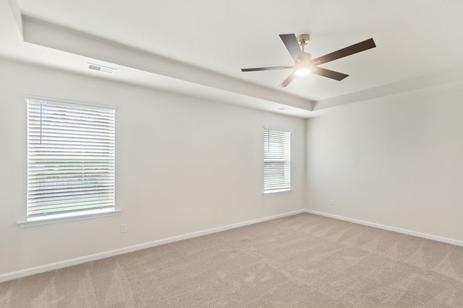 Spacious, unfurnished interior of a new home in Halton Oaks, Spartanburg (Image 19).