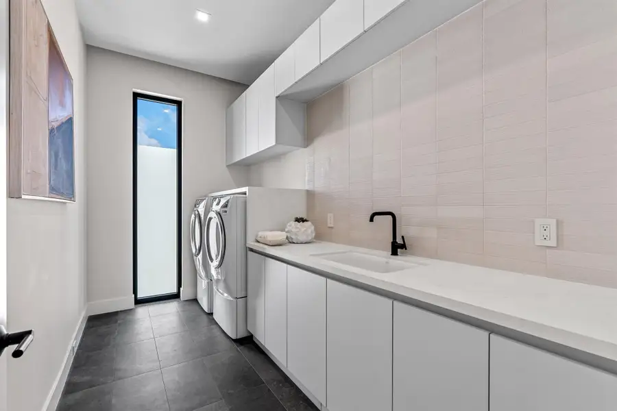 LAUNDRY_ROOM LAUNDRY_ROOM