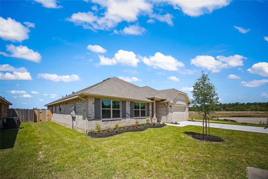 Image 17 of a home in Grand Oaks Reserve. Image 17 of a home in Grand Oaks Reserve.