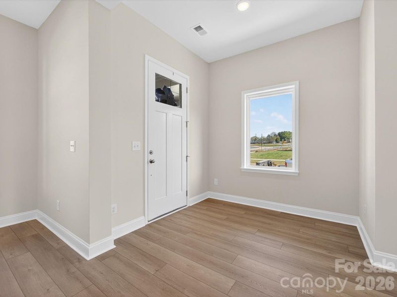 Bright Entryway, 10 ft Ceilings