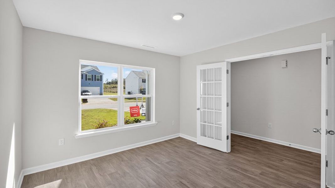 Spacious, unfurnished interior of a new home in Olive Branch, Clayton (Image 15).