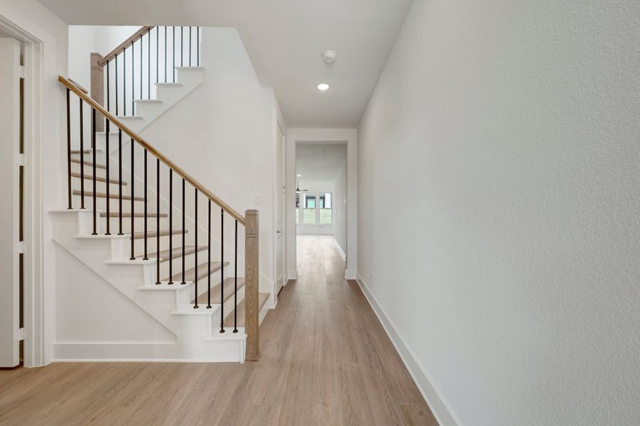 Spacious, unfurnished interior of a new home in Treeline, Justin (Image 14).