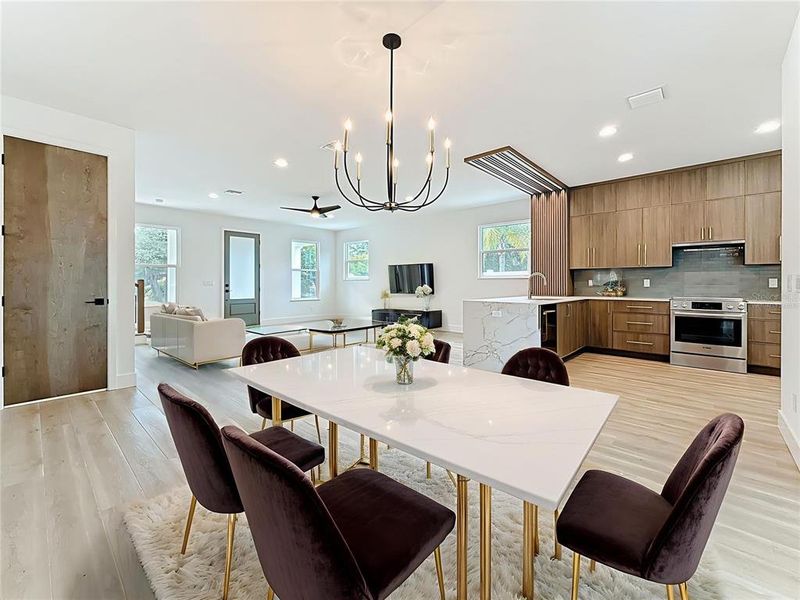 VIRTUALLY STAGED PHOTO. Dining area. VIRTUALLY STAGED PHOTO. Dining area.