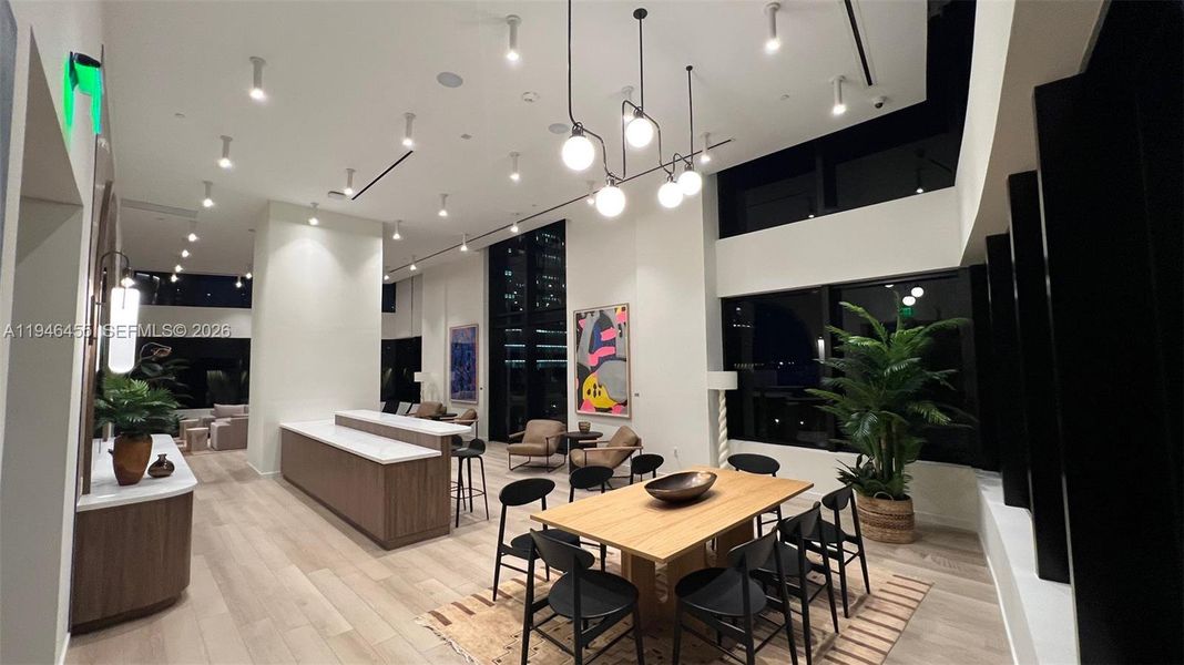 Community amenities in , Miami (Image 49).