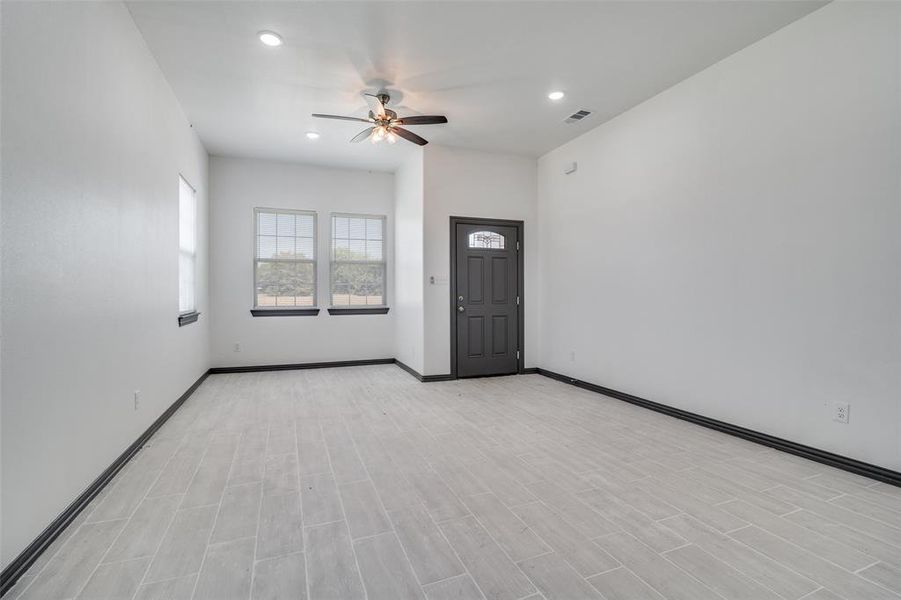 Spacious, unfurnished interior of a new home in , West Tawakoni (Image 12).