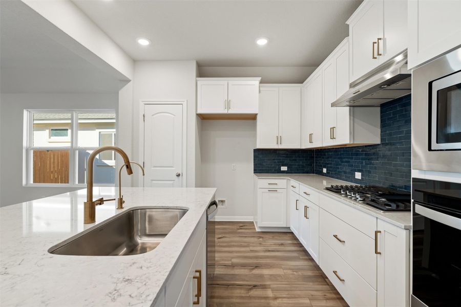 Photos are representative images and renderings for illustrative purposes only. Actual structural options and design images of the home may vary. Photos are representative images and renderings for illustrative purposes only. Actual structural options and design images of the home may vary.