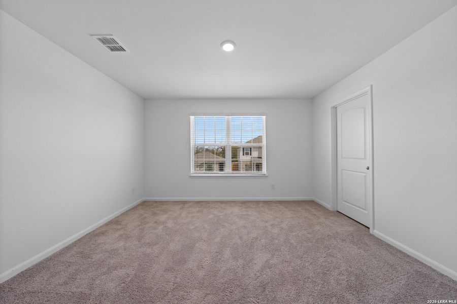 Spacious, unfurnished interior of a new home in Preserve at Medina, Von Ormy (Image 15).
