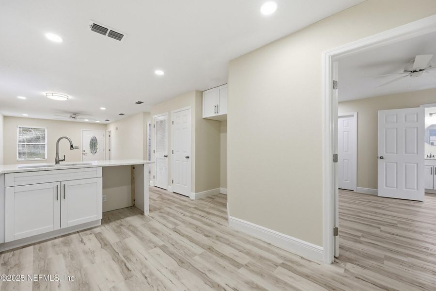 Spacious, unfurnished interior of a new home in , Jacksonville (Image 23).
