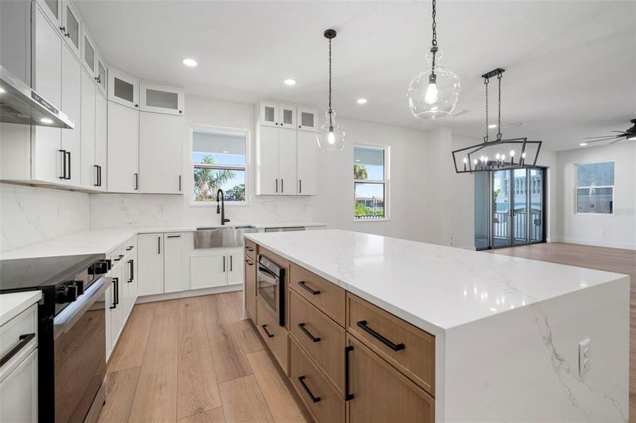 Furnished interior view inside a new home in , Apollo Beach (Image 7).