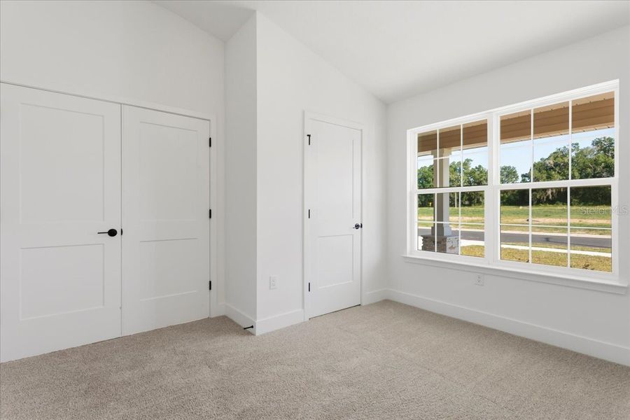 Spacious, unfurnished interior of a new home in Kirkland Farms, Alachua (Image 32).